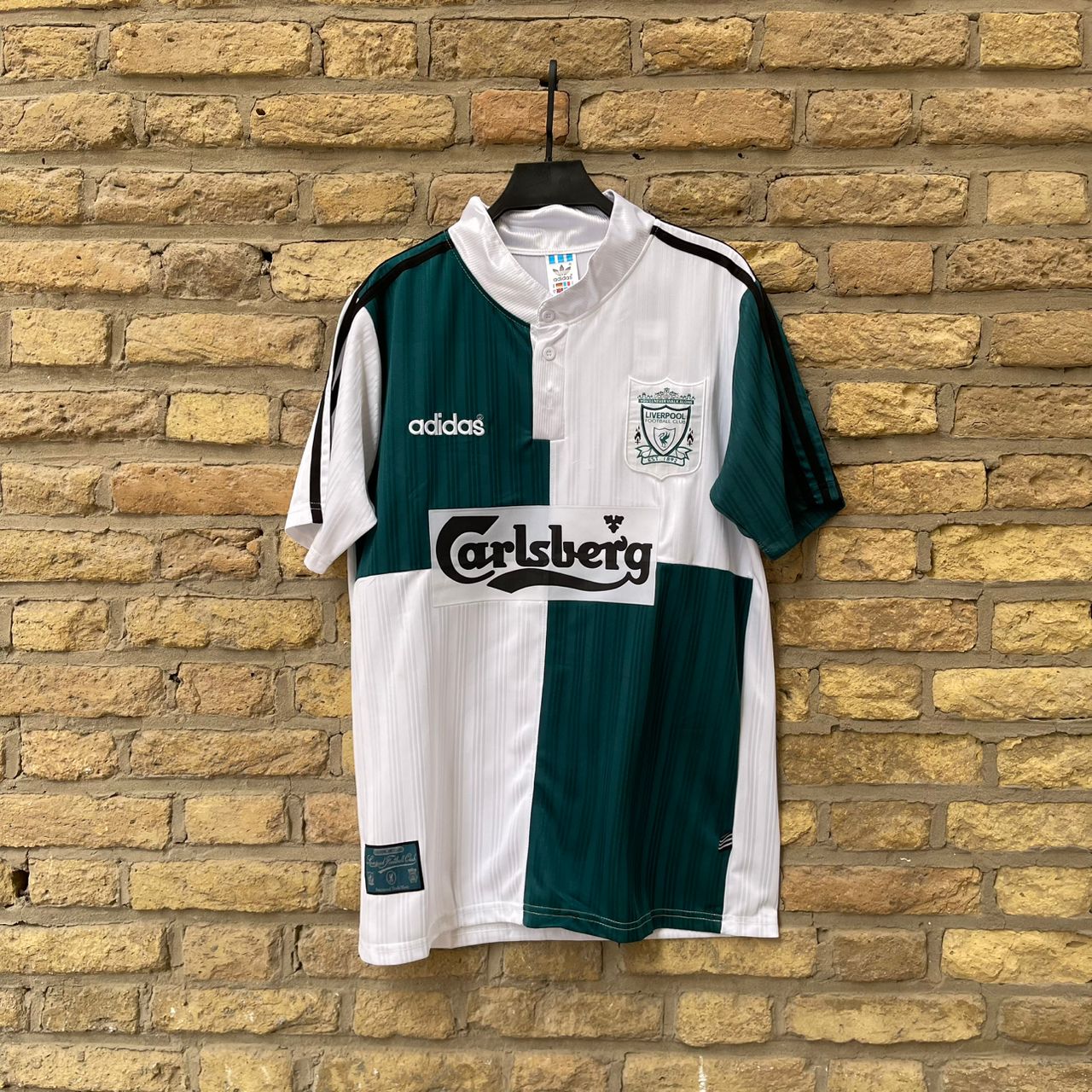 کیت دوم لیورپول 1995(مطابق اورجینال)59837